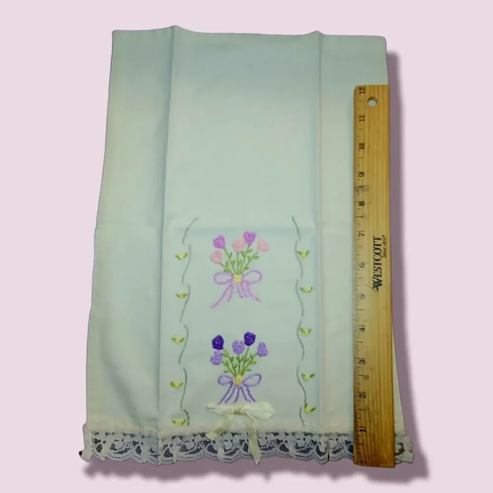 Vintage Embroidered Kitchen Hand‎ Towel Pink Purple Flower Bouquet Laced Boarder